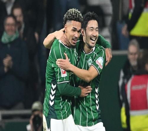 德甲最新積分戰(zhàn)報(bào)法蘭克福絕平無(wú)力追上藥廠拜仁迎下半程關(guān)鍵一戰(zhàn)