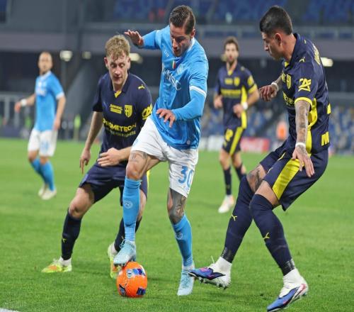 意甲：薩索洛狀態(tài)有限，那不勒斯搶分無憂那不勒斯VS薩索洛