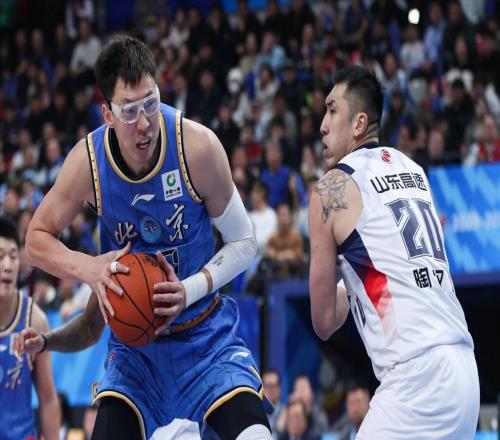 重創(chuàng)周琦！男籃國(guó)手回歸拿14分，狀態(tài)強(qiáng)過(guò)胡明軒，郭士強(qiáng)不動(dòng)心