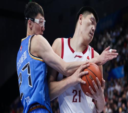 生日夜擺爛！周琦拿5分提前離場，把川隊所剩不多的油都逼出來了