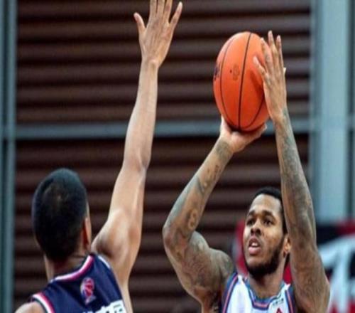 全場(chǎng)砍0分1板2犯規(guī)！遼籃第5外援秒變水貨：楊鳴這次被坑慘了