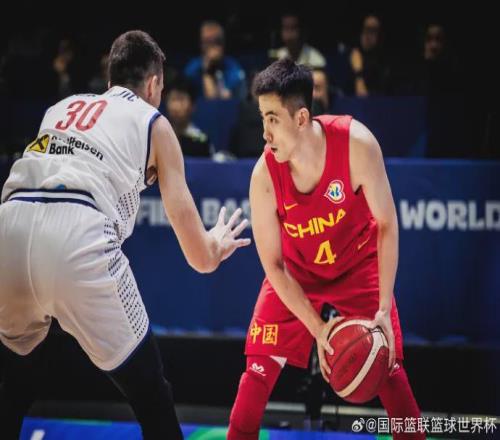 24+7！炸裂賽季首秀！中國男籃第一組織控衛(wèi)