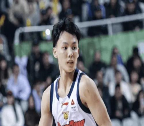 廣東半場(chǎng)險(xiǎn)勝北控！三首發(fā)齊爆，奎因卻狂鐵，北控多人給到貢獻(xiàn)！