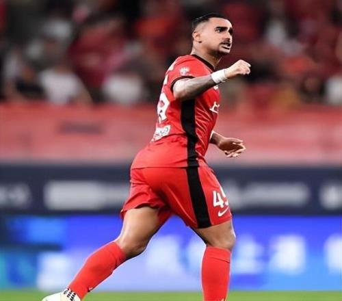 上港功勛外援1月16日官宣發(fā)聲！正式告別俱樂部，已現(xiàn)身新東家