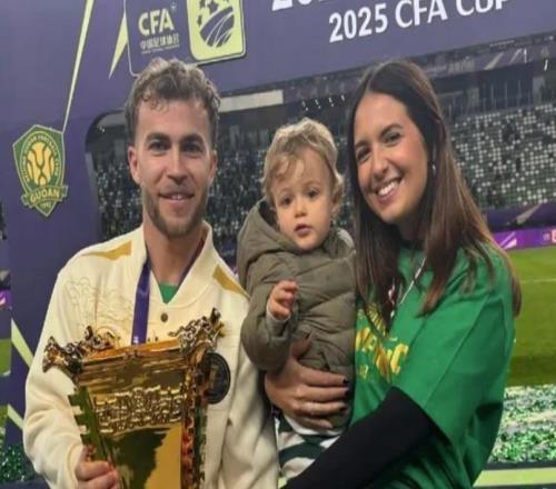 古加：想把中國(guó)的網(wǎng)購(gòu)送貨服務(wù)帶回來(lái)，中國(guó)人的慶祝有點(diǎn)“冷漠”