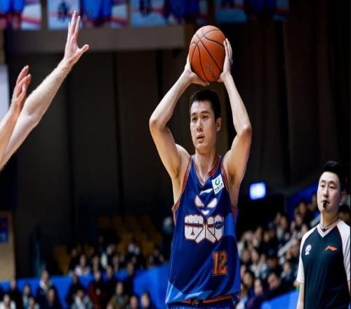 15戰(zhàn)全敗四川男籃官宣：李金效左跟腱部分撕裂預(yù)計(jì)傷停68周