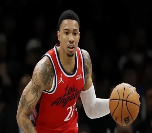 泰倫盧終于開竅！發(fā)布會(huì)爆贊年輕球員攻守，后續(xù)多用用擴(kuò)大輪換！