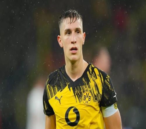 回聲報：格伊接近轉會曼城后，紅軍潛在后衛引援目標是范德芬