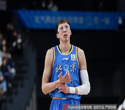 周琦眼傷初步檢查結果似乎不如上賽季嚴重最終結果將于周一揭曉_CBA直播