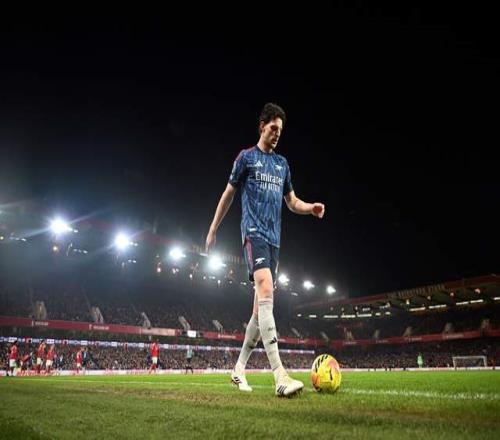 小馬丁錯失良機，1.3億天王遇神撲，阿森納踩剎車，仍甩開曼城7分