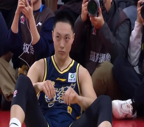 重磅！NBA冠軍中鋒被多隊瘋搶，廣東男籃有望“天價”完成截胡