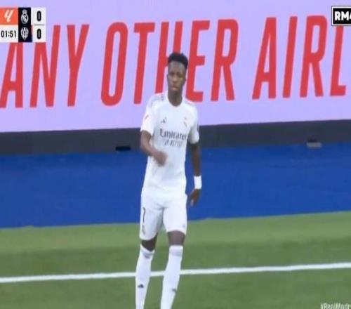 不滿球隊近期表現，皇馬球迷用噓聲對待皇馬球員