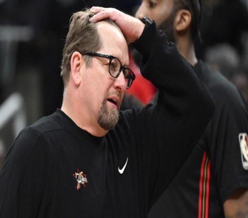 尷尬，就連76人隊主帥也承認(rèn)在對陣騎士隊的第四節(jié)表現(xiàn)“不太好”