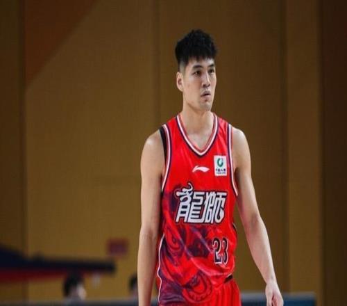 回避老東家，媒體人：陳國豪交易中有條款，對北控只能打一節(jié)