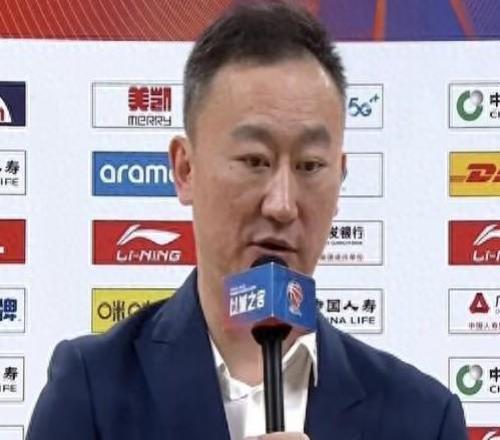 布朗15分廣廈輕取青島六連勝繼續(xù)領跑，敬畏強者是CBA通病