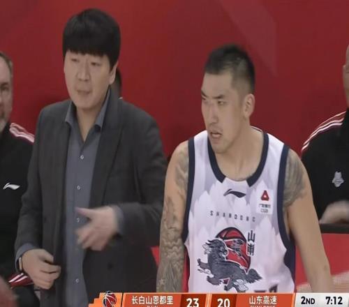 山東男籃逆轉(zhuǎn)吉林9分險勝，陶漢林12+7鮑威爾爆發(fā)，姜偉澤17+4+4