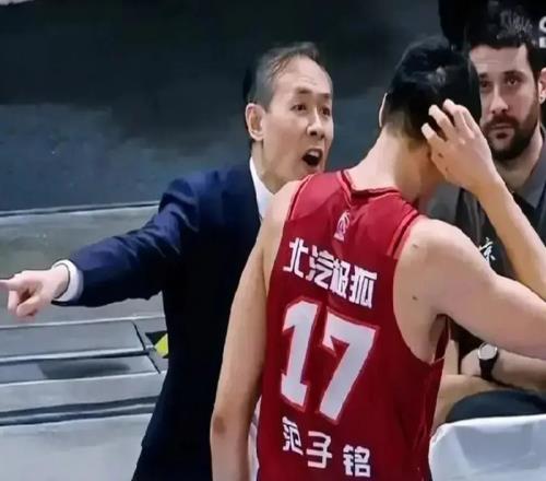 7分6板正負值最高！600萬先生硬了一回，球迷：除空籃不中沒黑點