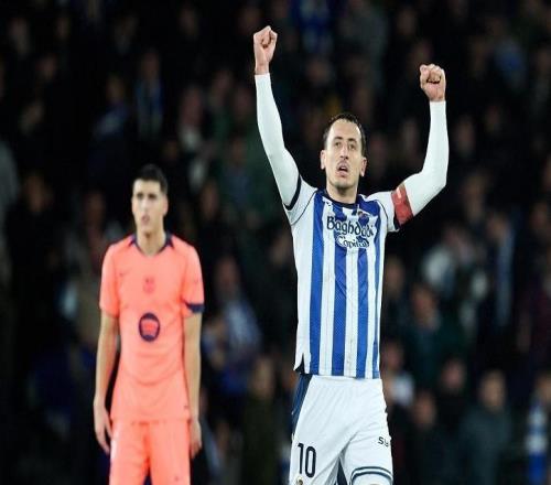 足壇一夜動態(tài)：AC米蘭時隔33年再造神跡，巴薩12爆冷終結(jié)11連勝