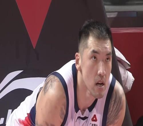 CBA山東男籃客場(chǎng)逆轉(zhuǎn)擊敗吉林，高詩(shī)巖關(guān)鍵三分，鮑威爾23分