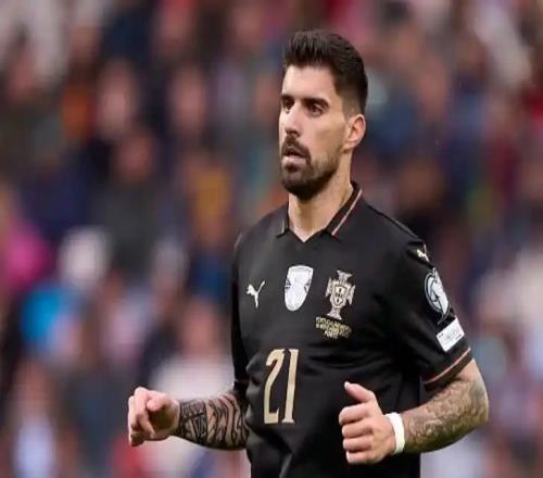 達(dá)成協(xié)議！曼聯(lián)冬窗第1筆簽約！三年合同，要簽28歲后腰內(nèi)維斯