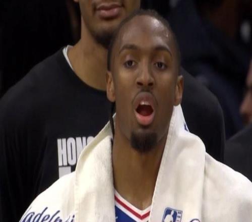 費(fèi)城盜圣，馬克西29分8助8斷成艾弗森后隊(duì)史第二人，單場8斷創(chuàng)生涯新高