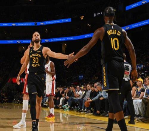 勇士?jī)纱蠊Τ汲鰻t，庫(kù)里直接攤牌！科爾很擔(dān)憂，巴特勒有最新消息