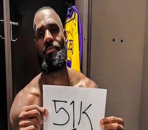 詹皇祝賀東契奇全明星首發(fā)！美媒曬41歲已終結(jié)3紀錄生涯暮年釋然