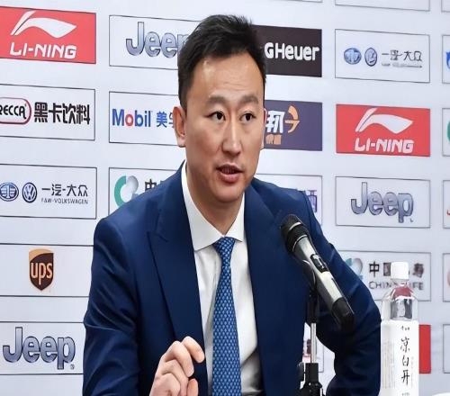 對陣廣廈，青島輪休四大主力，球迷不滿，劉維偉則說“不丟人”