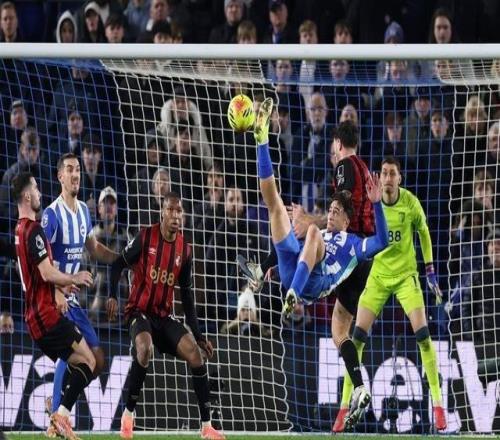 夯爆了，布萊頓18歲小將科斯圖拉斯補時倒鉤絕平