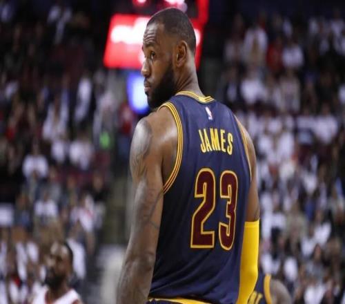 考辛斯：詹姆斯不會在湖人退役，他會在家鄉(xiāng)克利夫蘭結(jié)束生涯