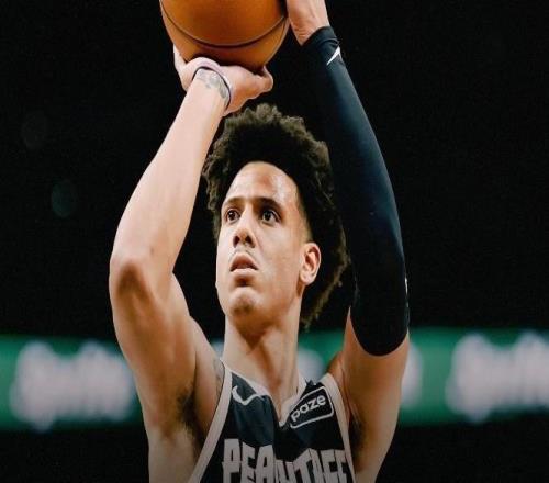 鷹王空砍兩雙CJ錯(cuò)失絕殺，字母哥21+17+6，雄鹿復(fù)仇送老鷹四連敗