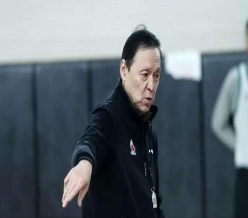 2勝11負到4連勝！過山車式反撲，最大功臣竟是69歲老帥，太神奇了