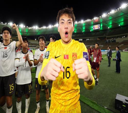 央视确认!3家中超争冠队欲签李昊,欧洲队也在关注,身价2000万