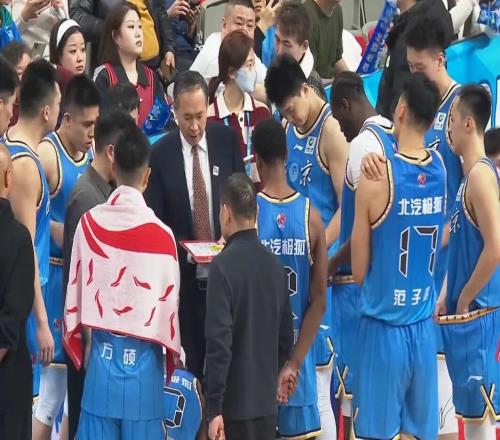 五大主力缺阵,北京男篮残阵6分险胜浙江,陈盈骏18分吴前7中1