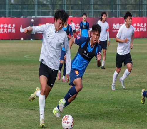 英博官宣罗竞加盟约战俄超劲旅!邦本重返铁人泰山中卫征战西乙