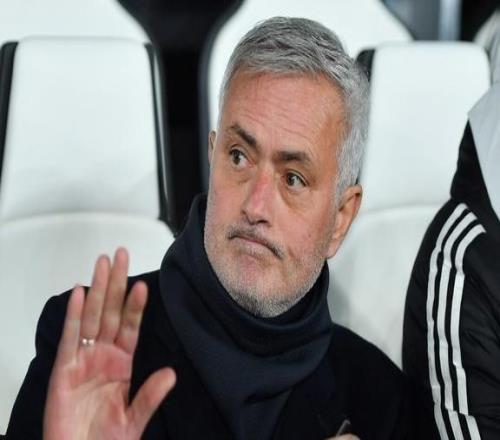 穆里尼奥:今天我们替补席上都是小孩,但我仍为球队表现自豪