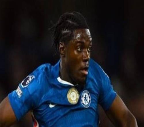 记者:埃苏戈和拉维亚的长期缺阵是切尔西想要道路的原因之一