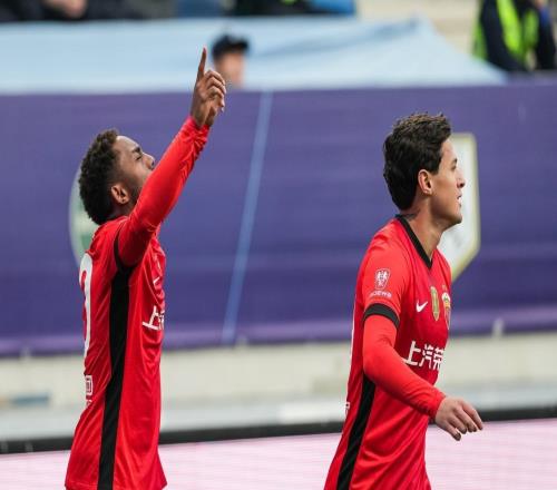 大反转!曝上港难留加布里埃尔,要求降价遭拒绝,国安或趁虚而入