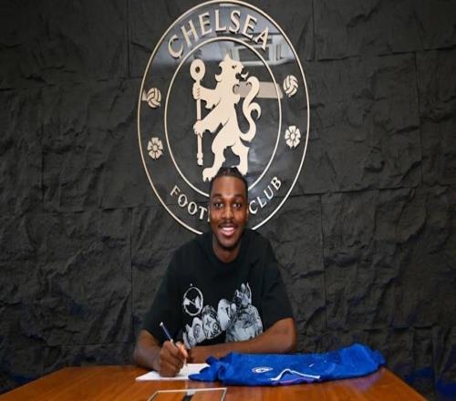 官方:切尔西与U21后卫凯登威尔逊续约至2030年