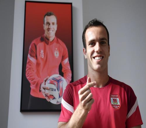 国安门将位置离队第一人预测!前些年就归化入籍,却一直踢不上球