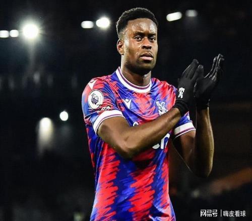 央视直播英超两大豪门,曼城遇上东方神秘力量,切尔西对赛三连平