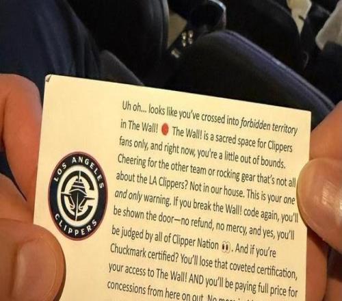 快船主场警告湖人球迷不许坐快船死忠区域,违者将被无退款驱逐