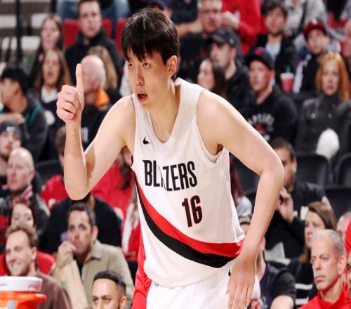 外媒解析楊瀚森困境：關注度只保證不被裁決策慢半秒就會受懲罰