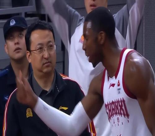 CBA罰單:山西外援迪亞洛戰廣東“數錢”動作罰3萬潘江罰1萬