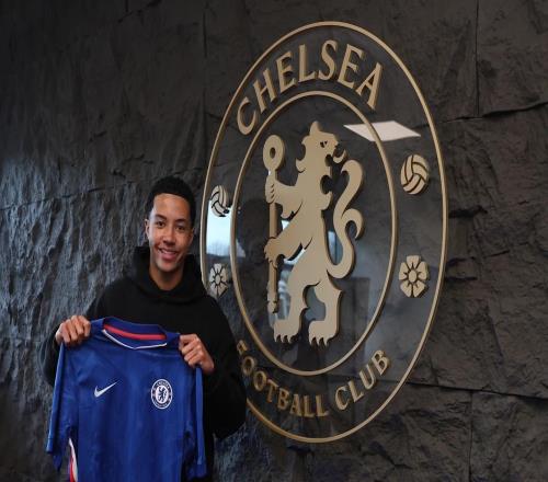 官方:切爾西簽下17歲后衛(wèi)阿拉奧,簽約至2028年