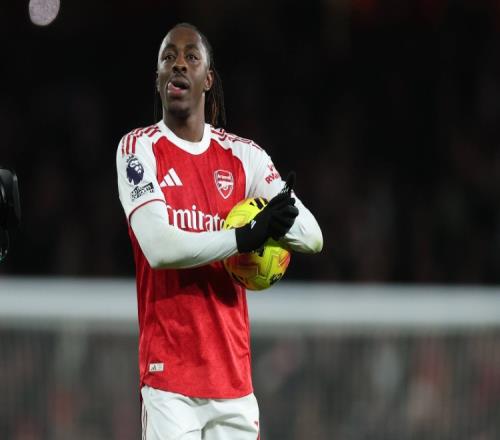 記者直言不諱埃澤的展示機會越少疑問越多_英超直播