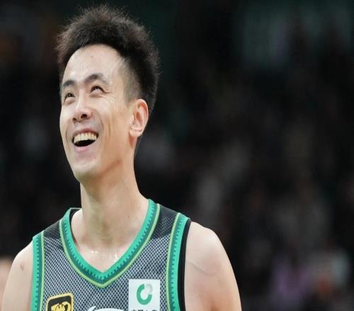 末節(jié)4分!四連敗!遼寧跌至第15!攻守毫無侵略性,球迷呼喊下課