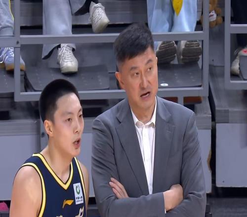 杜鋒又看上一人廣東隊有望挖走2米08內線大殺器，曾是宏遠苦主