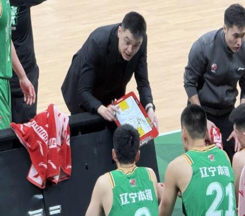 媒體人：遼寧隊主教練楊鳴提出辭職，但是未獲批準