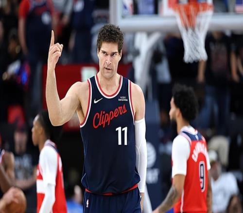 护框能力确实出色,但快船内线老将的手感还是一塌糊涂的水平